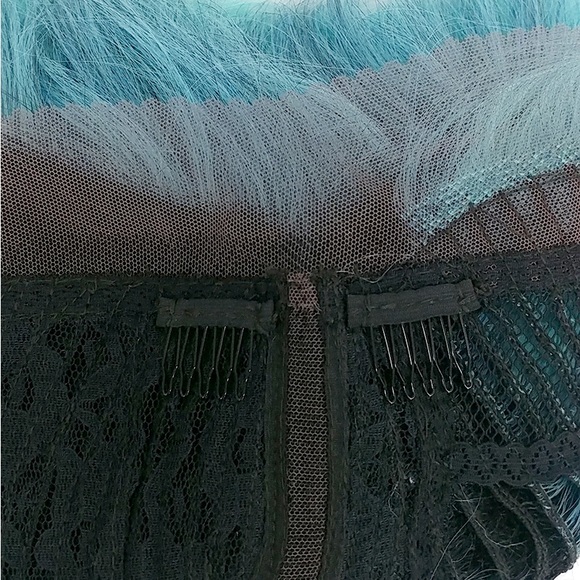 Blue lace front heat safe bob wig - Picture 11 of 12